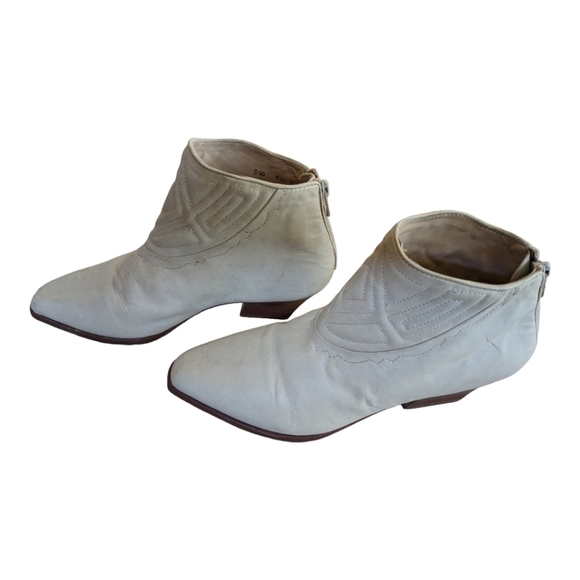 FRANCO Sarto leather embroidered tan western shooties, size 5.5M - Picture 1 of 6